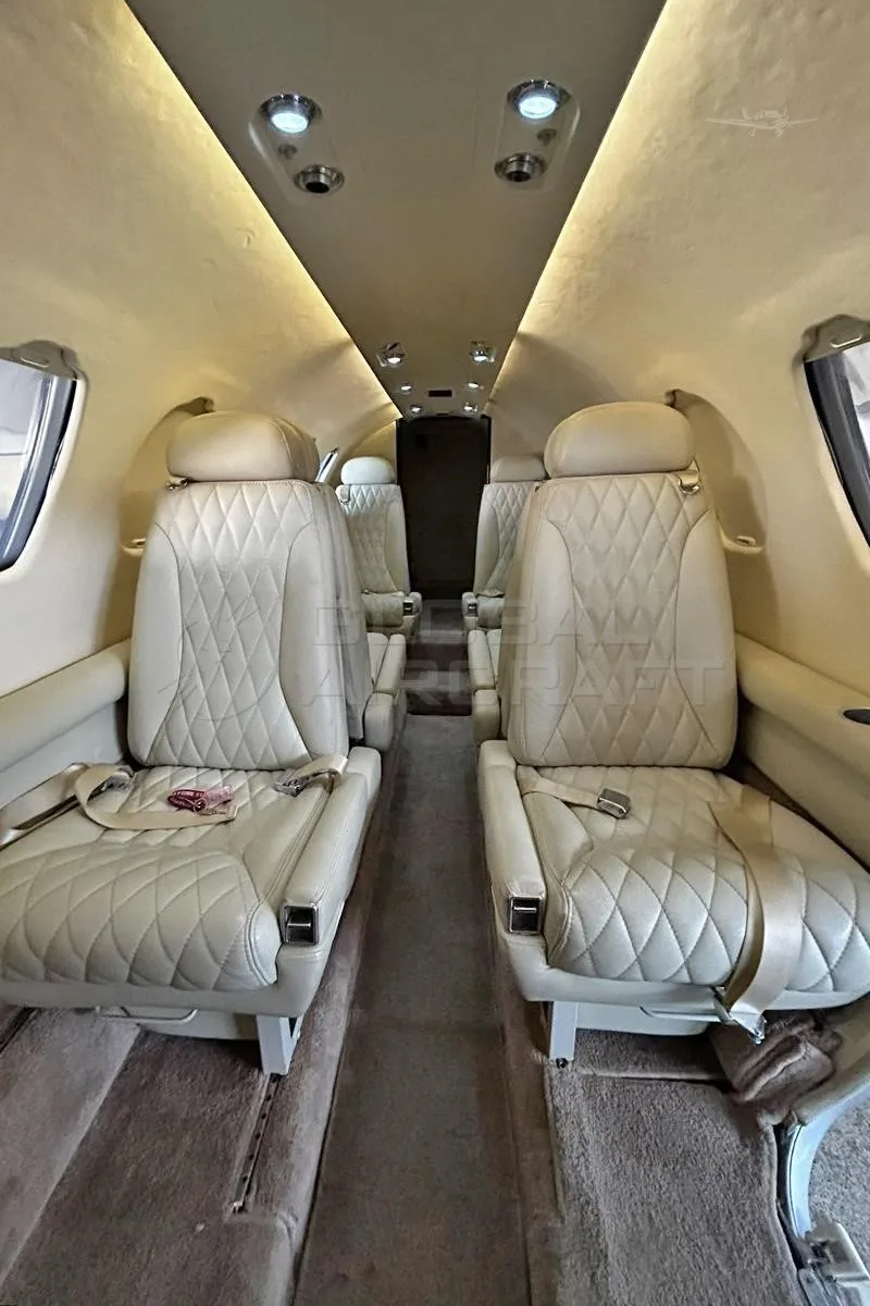 Cabin interior of a 1989 CESSNA CITATION II.