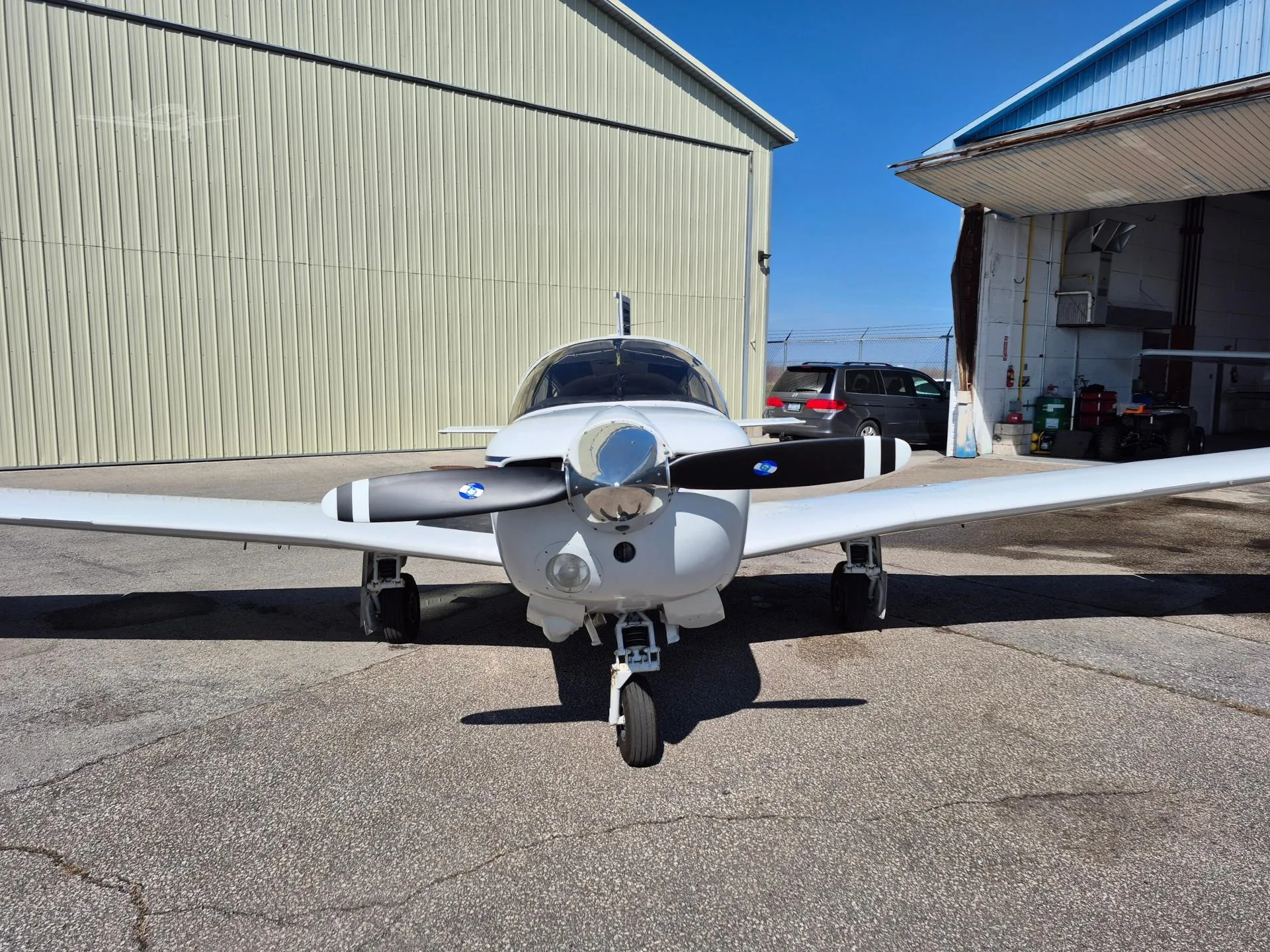 Exterior view of a 1977 MOONEY M20J, C-GMWM.