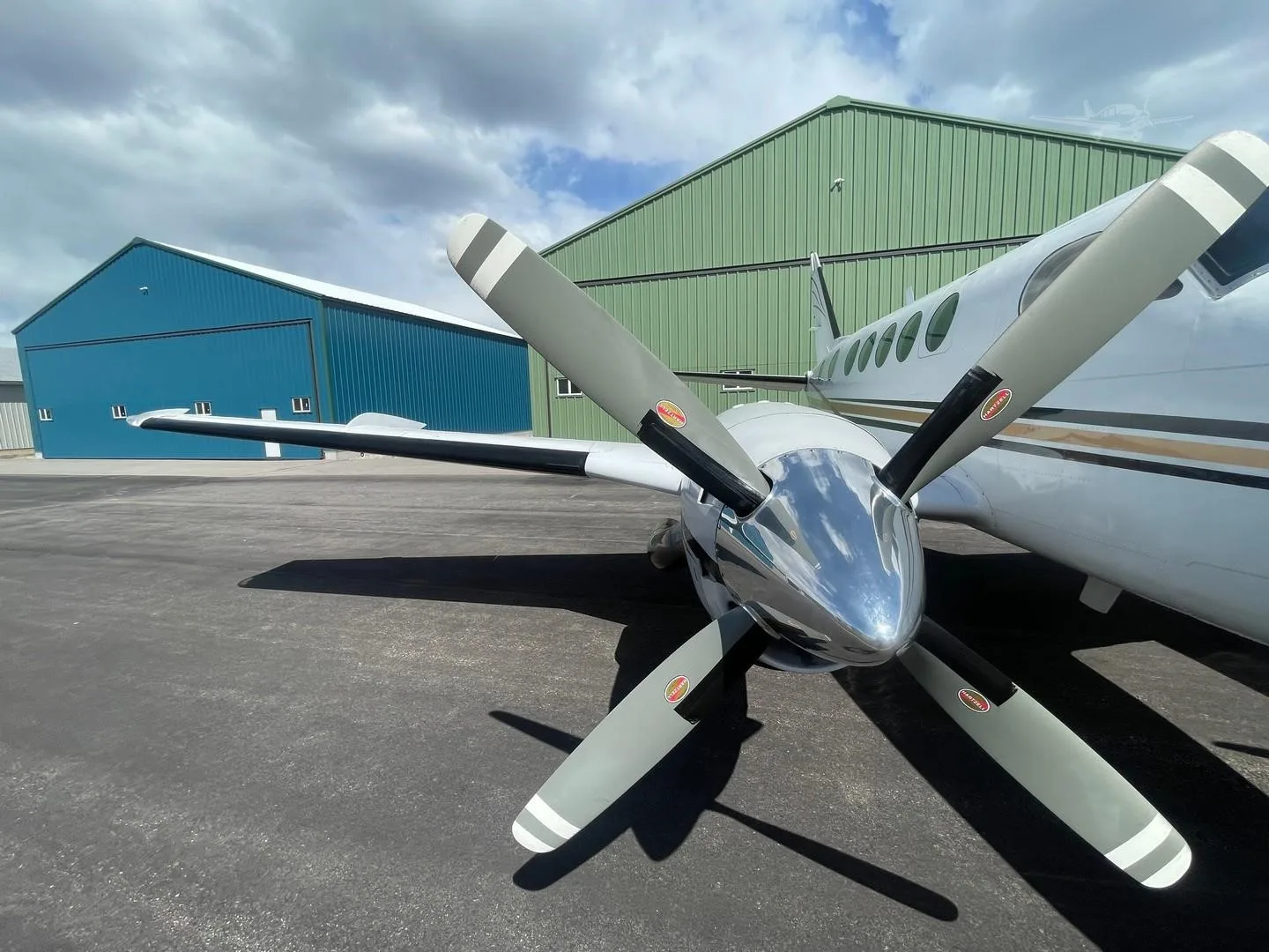 Marketing image of a 1978 BEECHCRAFT KING AIR B100.