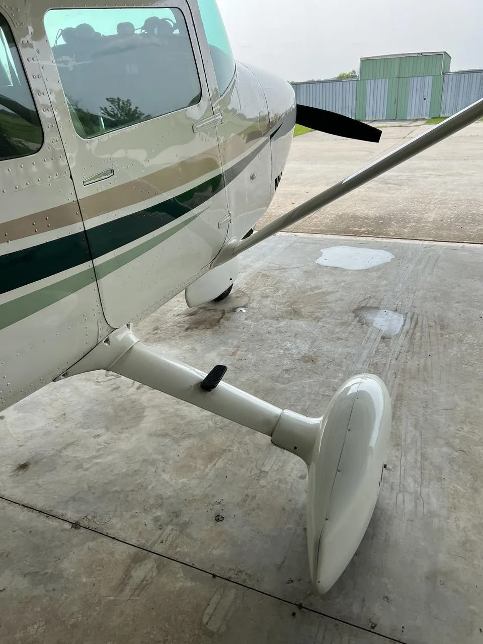 Exterior view of a 1972 CESSNA 182P SKYLANE, N20774.
