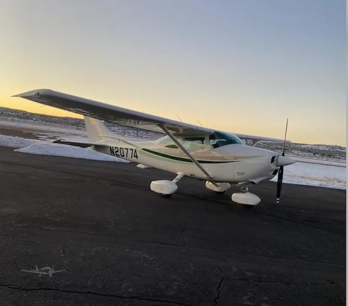 Exterior view of a 1972 CESSNA 182P SKYLANE, N20774.
