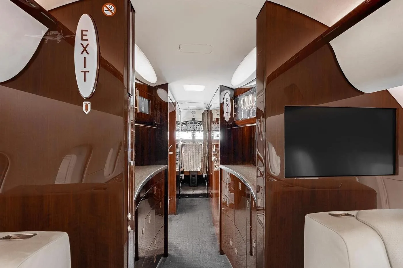 Cabin interior of a 2013 BOMBARDIER GLOBAL 5000.