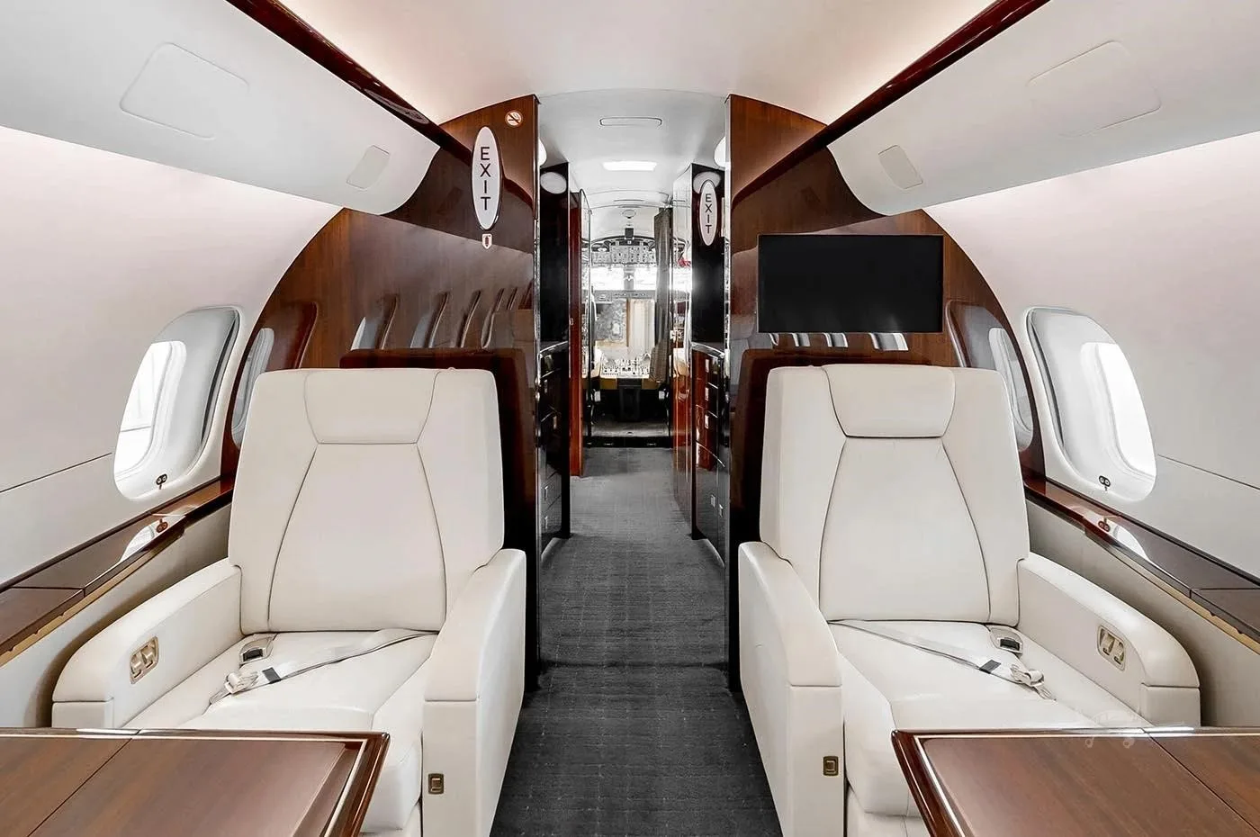 Cabin interior of a 2013 BOMBARDIER GLOBAL 5000.