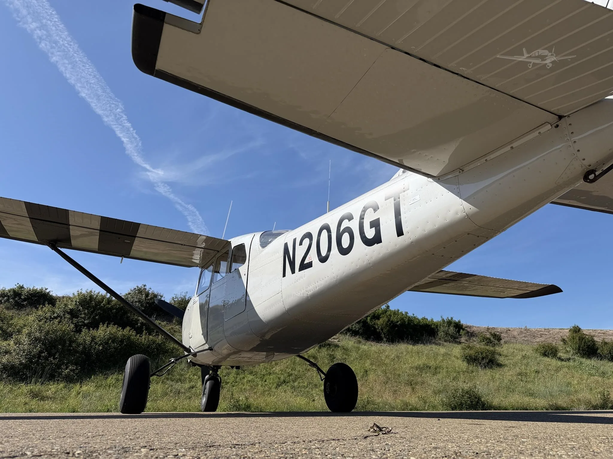 Exterior view of a 1967 CESSNA P206 SUPER SKYLANE, N206GT.