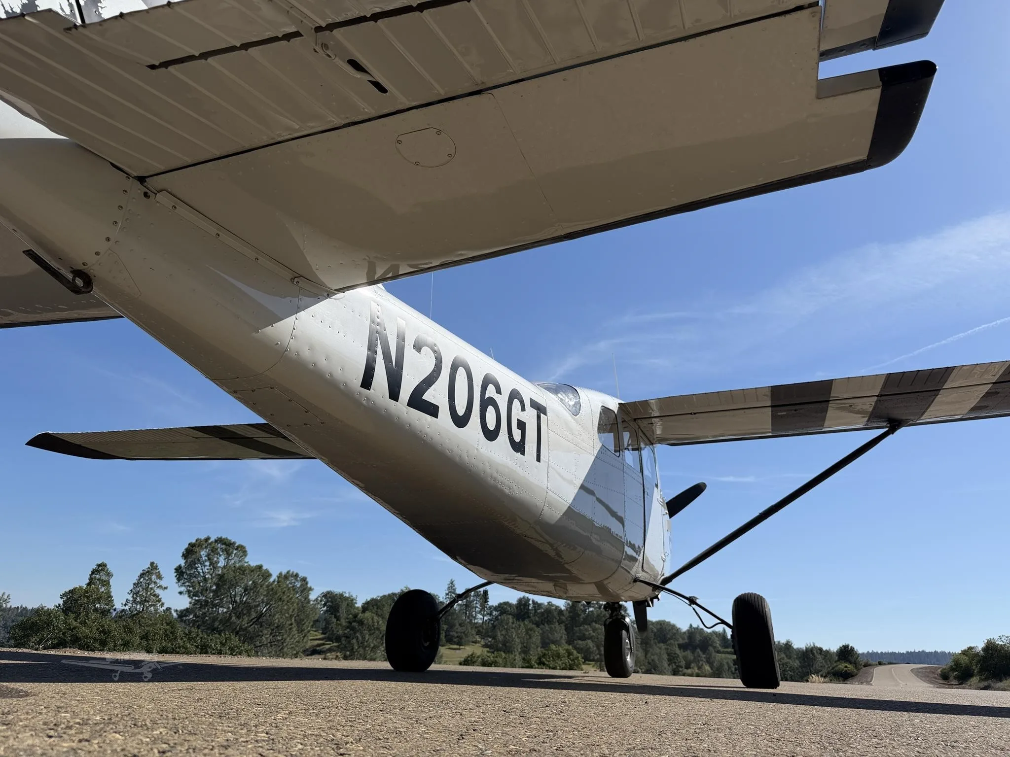 Marketing image of a 1967 CESSNA P206 SUPER SKYLANE.
