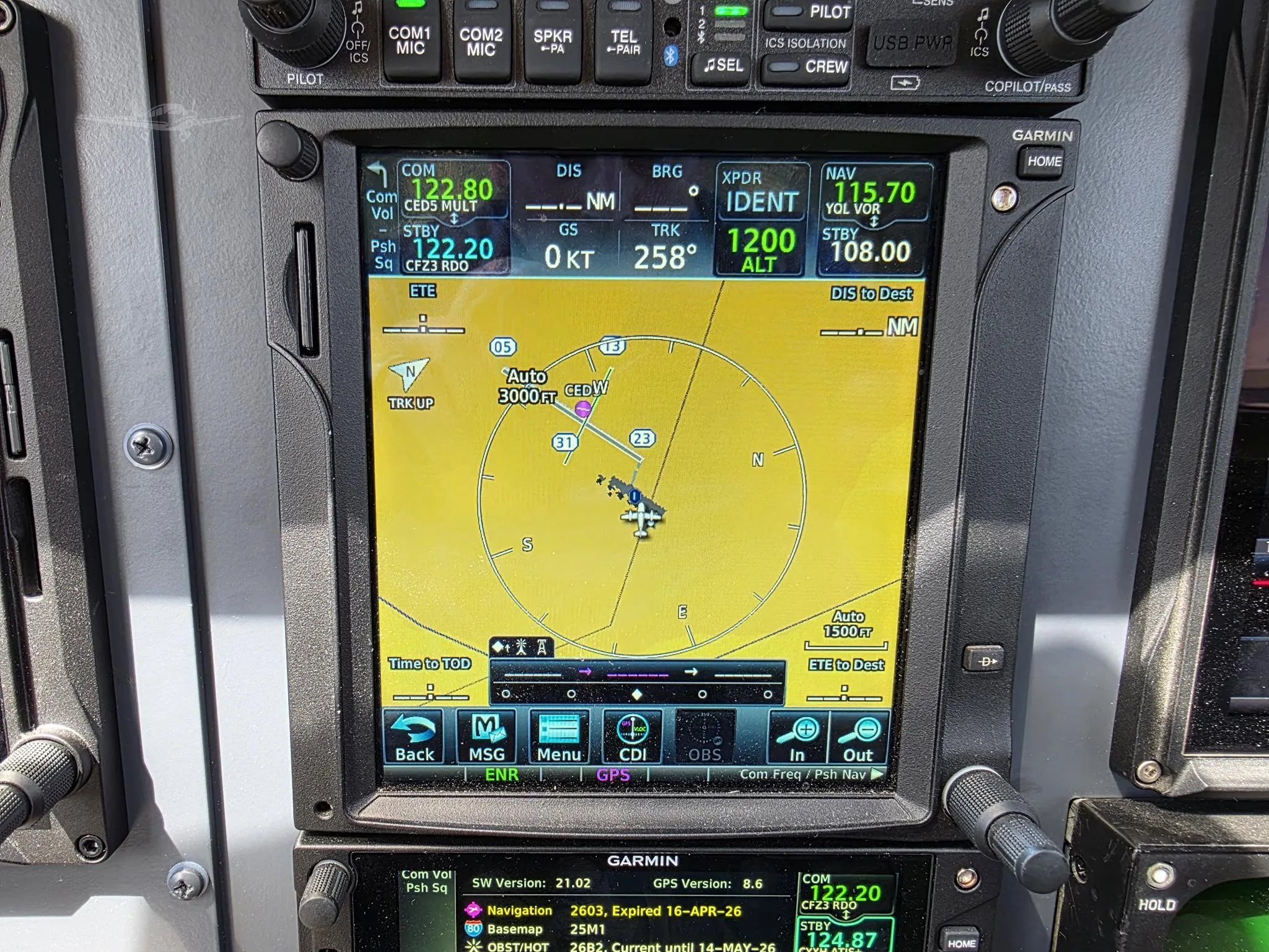 Avionics suite of a 1978 CESSNA 340A.