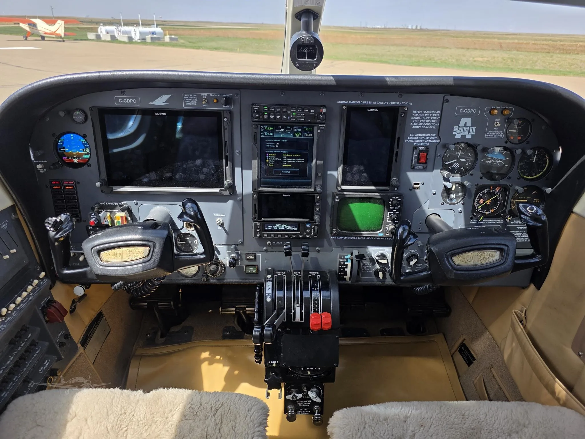 Cockpit and instrument panel of a 1978 CESSNA 340A.