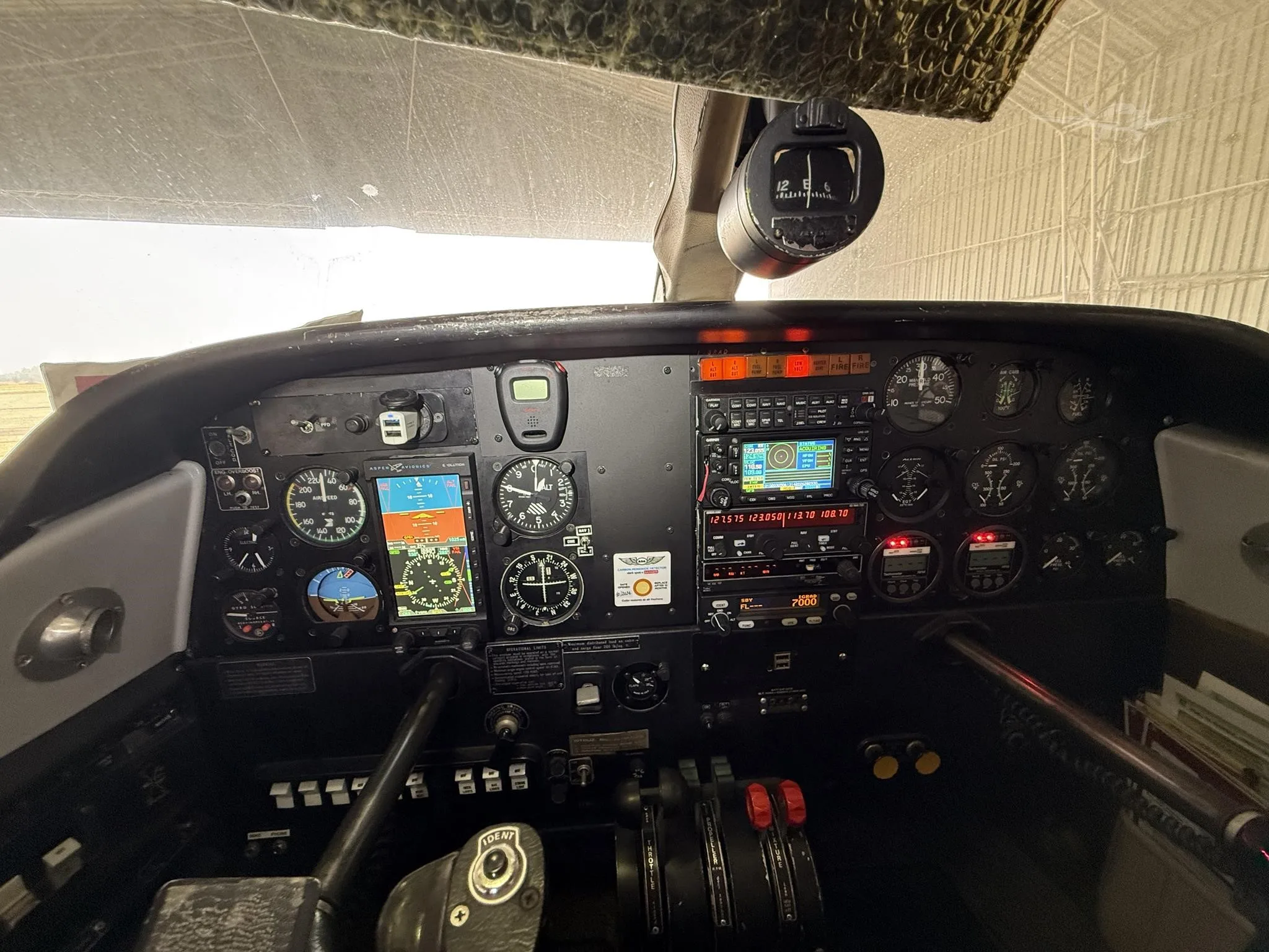 Cockpit and instrument panel of a 1980 PARTENAVIA P.68C-TC.