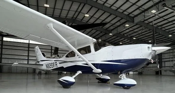 Exterior view of a 2010 CESSNA 182T SKYLANE, N826TR.