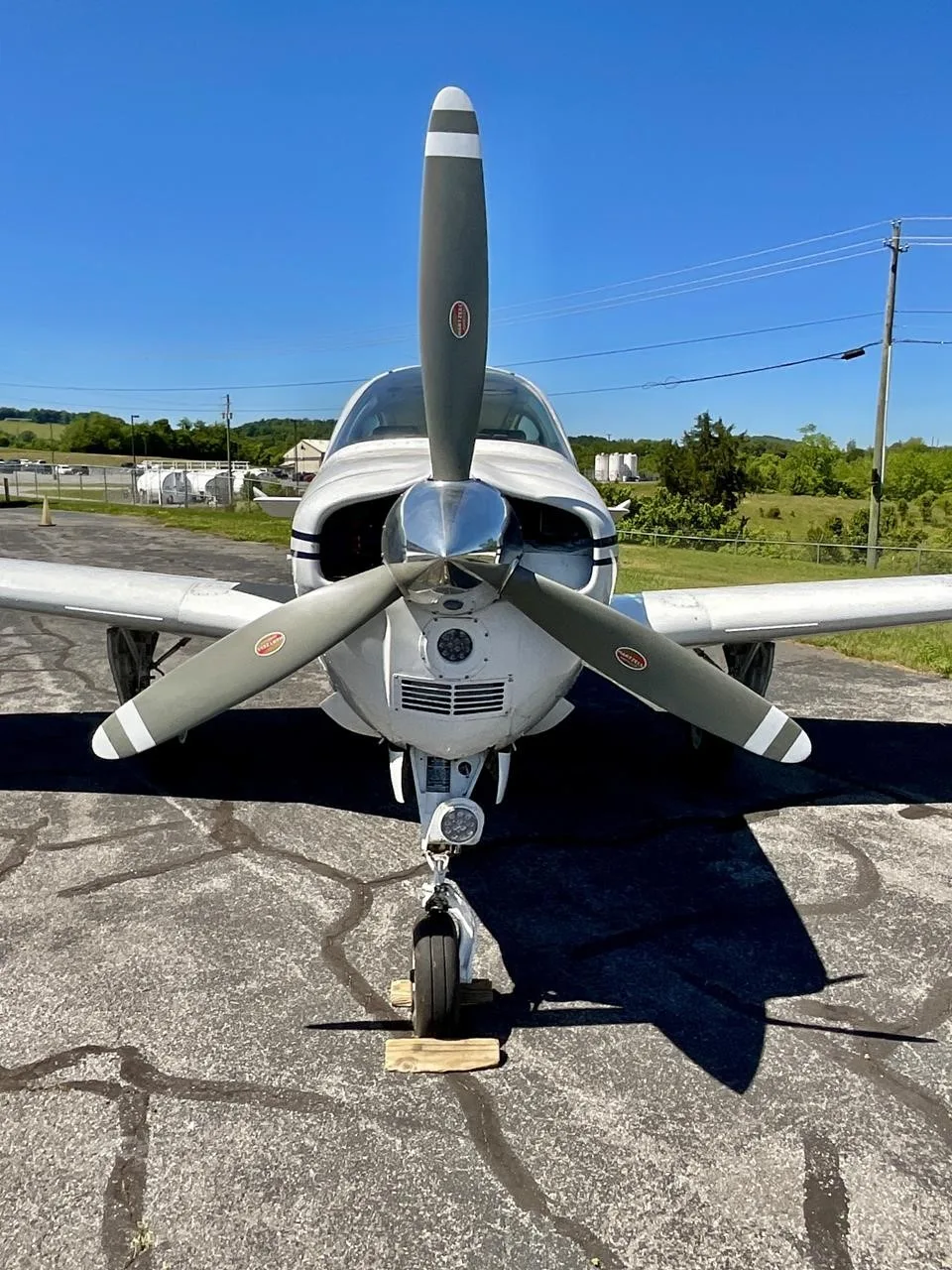 Exterior view of a 1981 BEECHCRAFT A36 BONANZA, N1811Y.