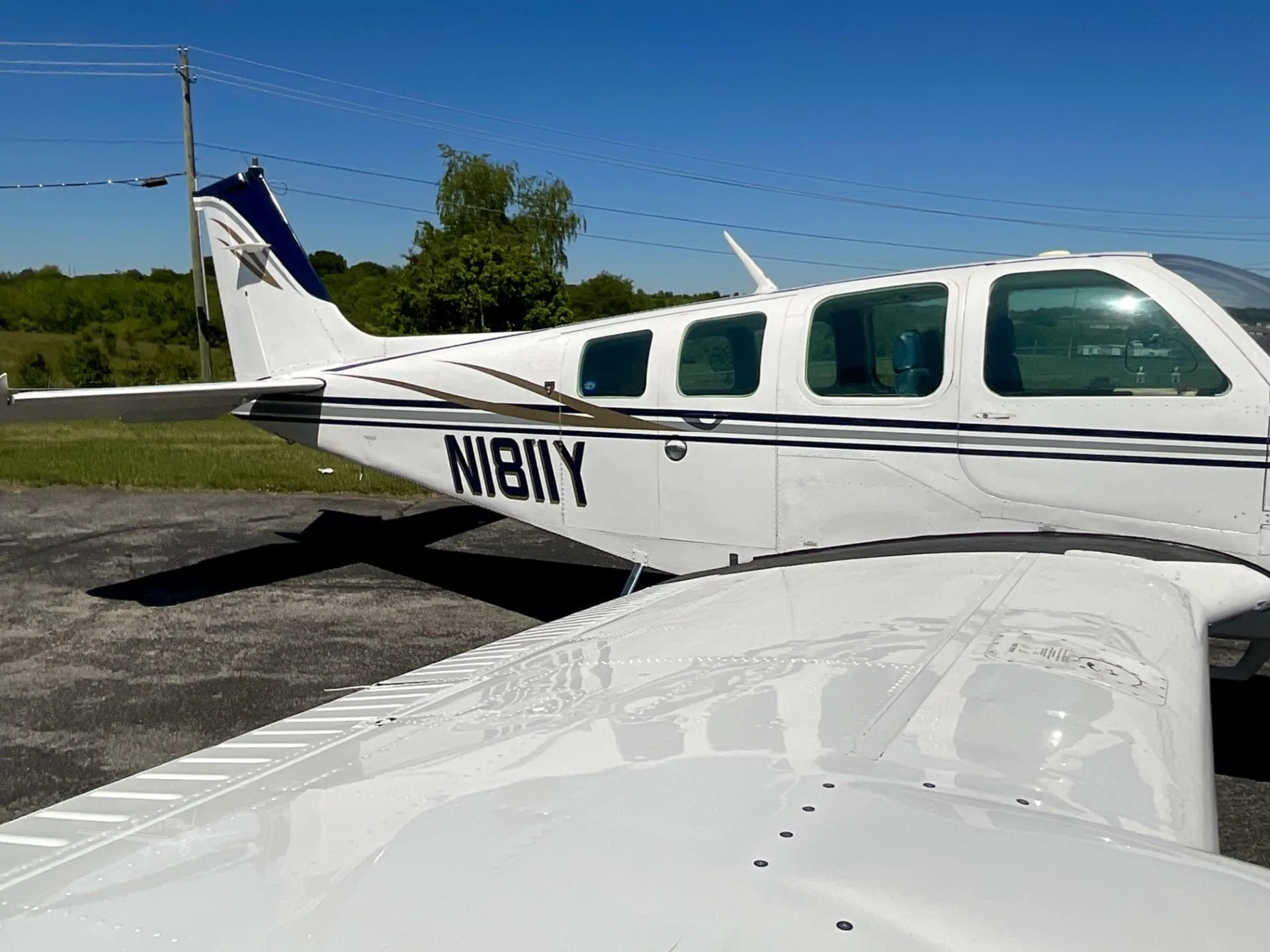 Exterior view of a 1981 BEECHCRAFT A36 BONANZA, N1811Y.