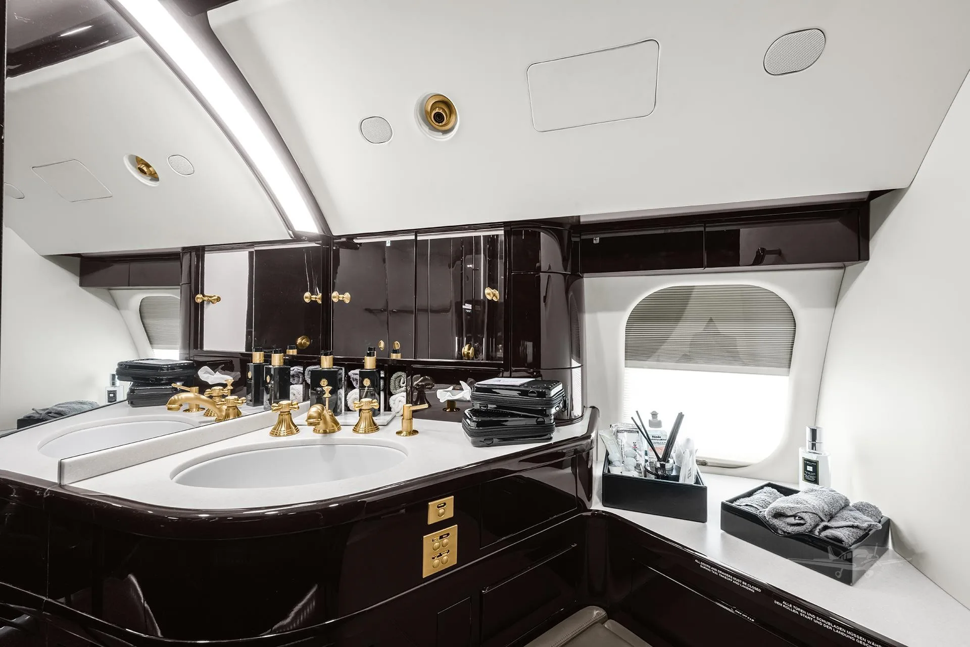 Cabin interior of a 2000 BOMBARDIER GLOBAL EXPRESS.