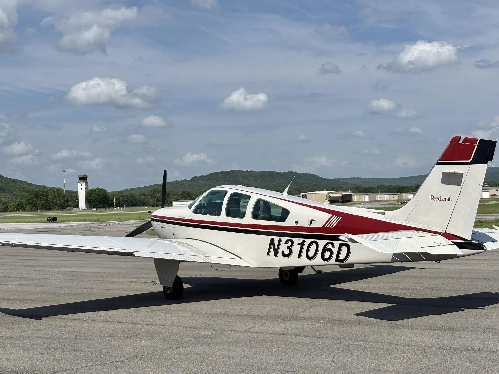 Exterior view of a 1988 BEECHCRAFT F33A BONANZA, N3106D.