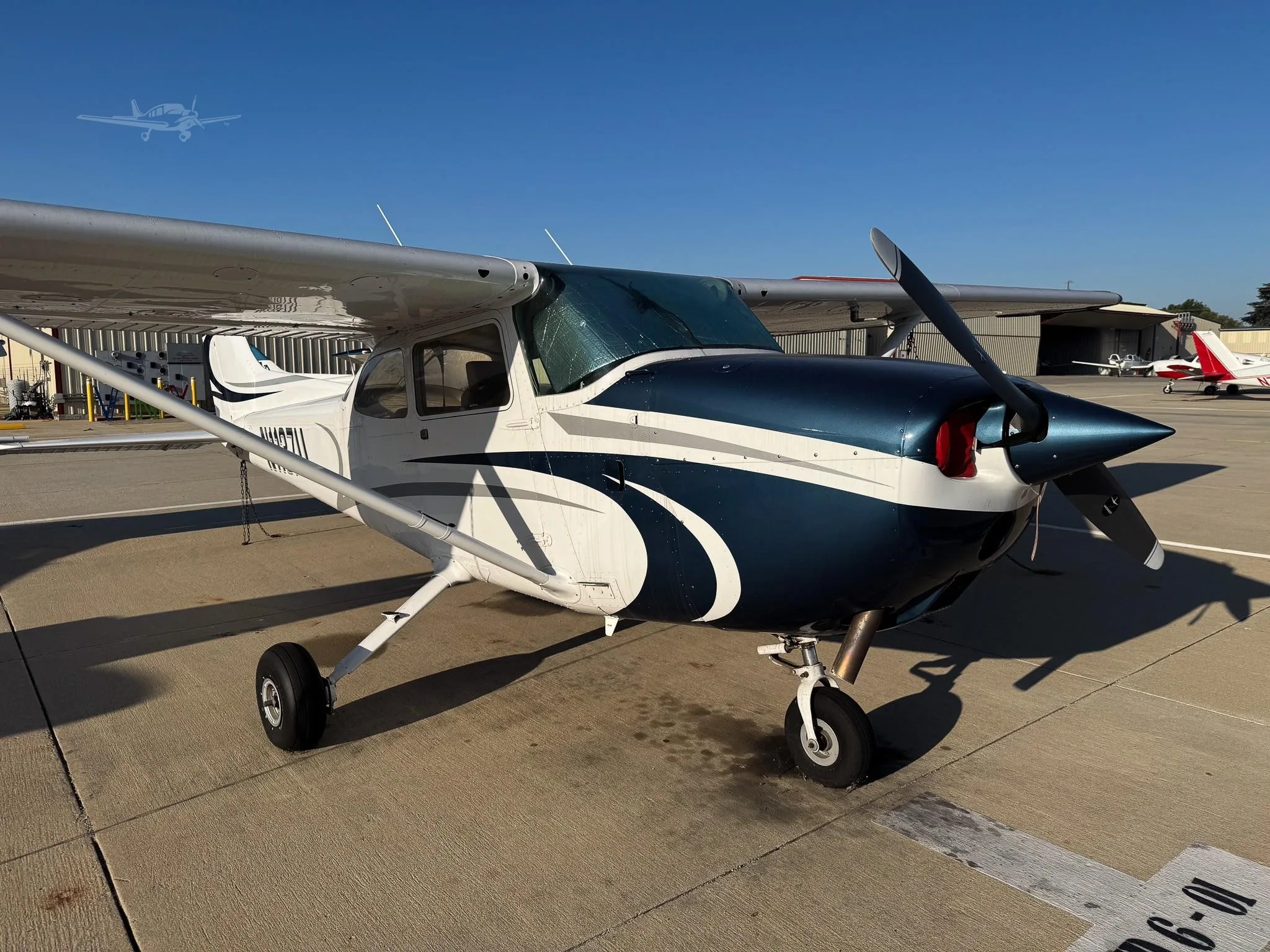 Exterior view of a 1976 CESSNA 172M SKYHAWK, N1137U.
