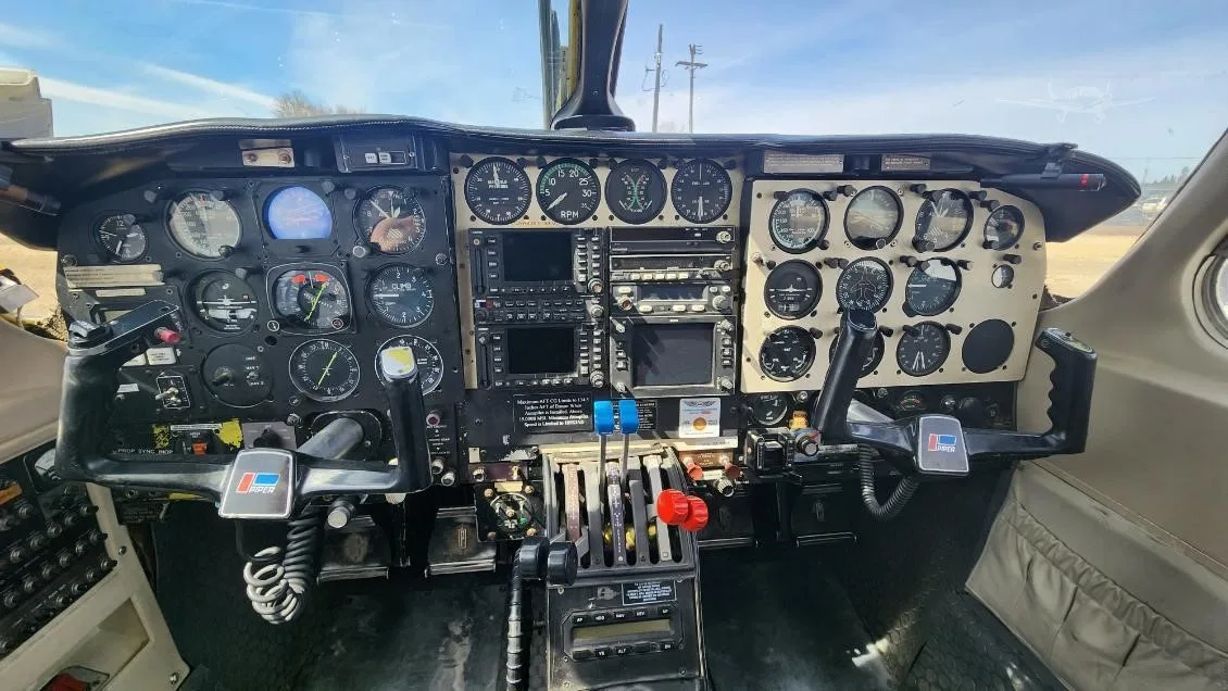 Cockpit and instrument panel of a 1977 PIPER NAVAJO CHIEFTAIN.