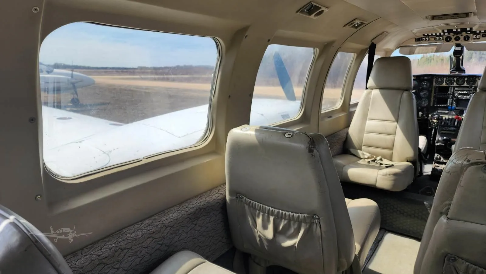 Cabin interior of a 1977 PIPER NAVAJO CHIEFTAIN.