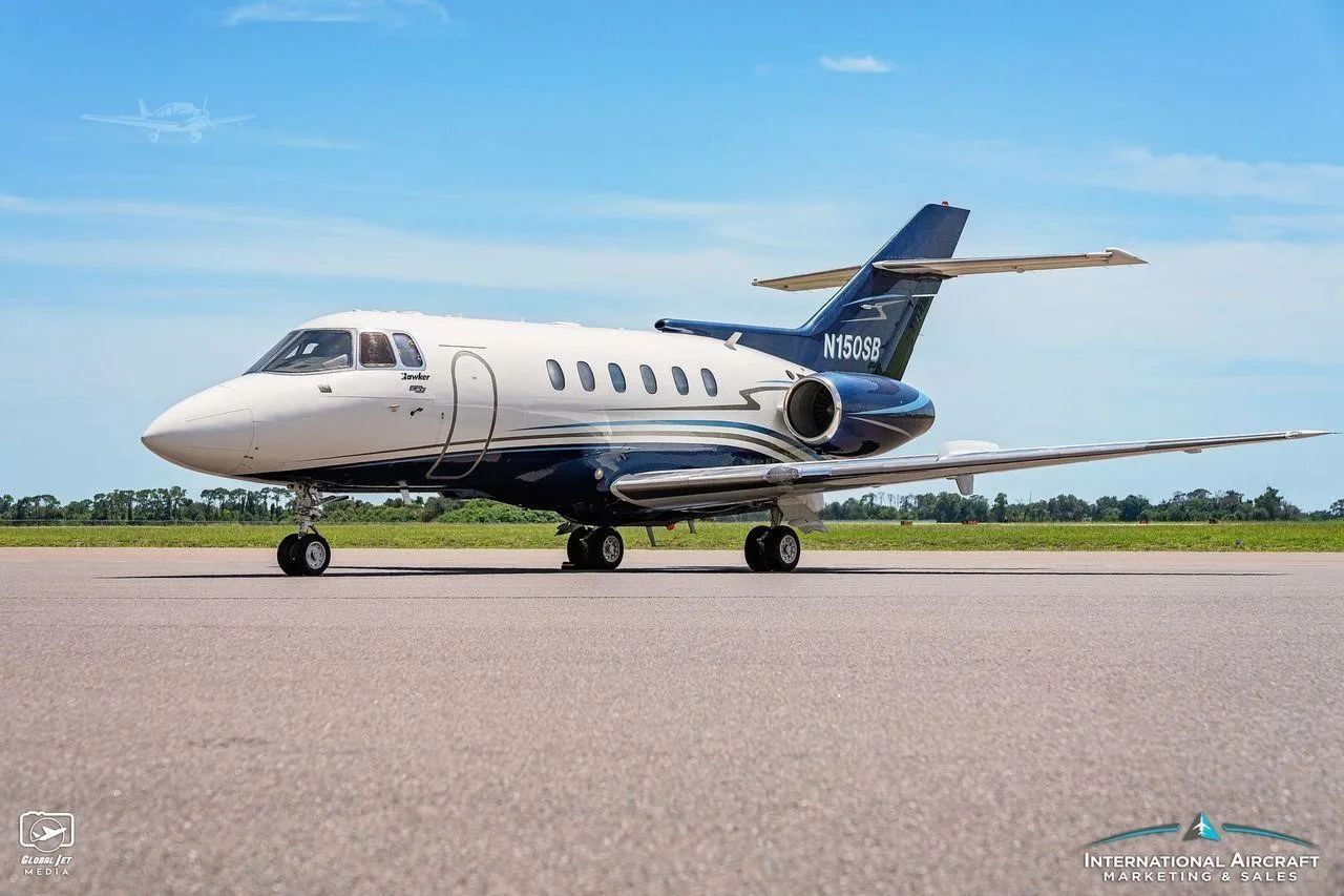 Exterior view of a 1991 HAWKER 800A, N150SB.