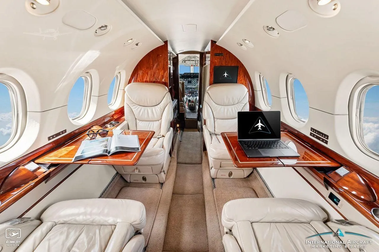 Cabin interior of a 1991 HAWKER 800A.