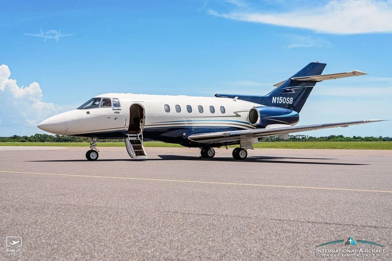 Exterior view of a 1991 HAWKER 800A, N150SB.