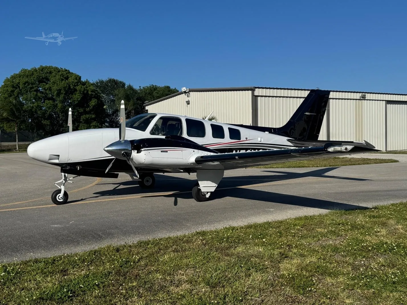 Exterior view of a 1983 BEECHCRAFT 58 BARON, N76VC.