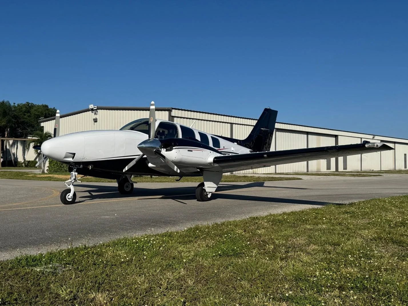 Exterior view of a 1983 BEECHCRAFT 58 BARON, N76VC.