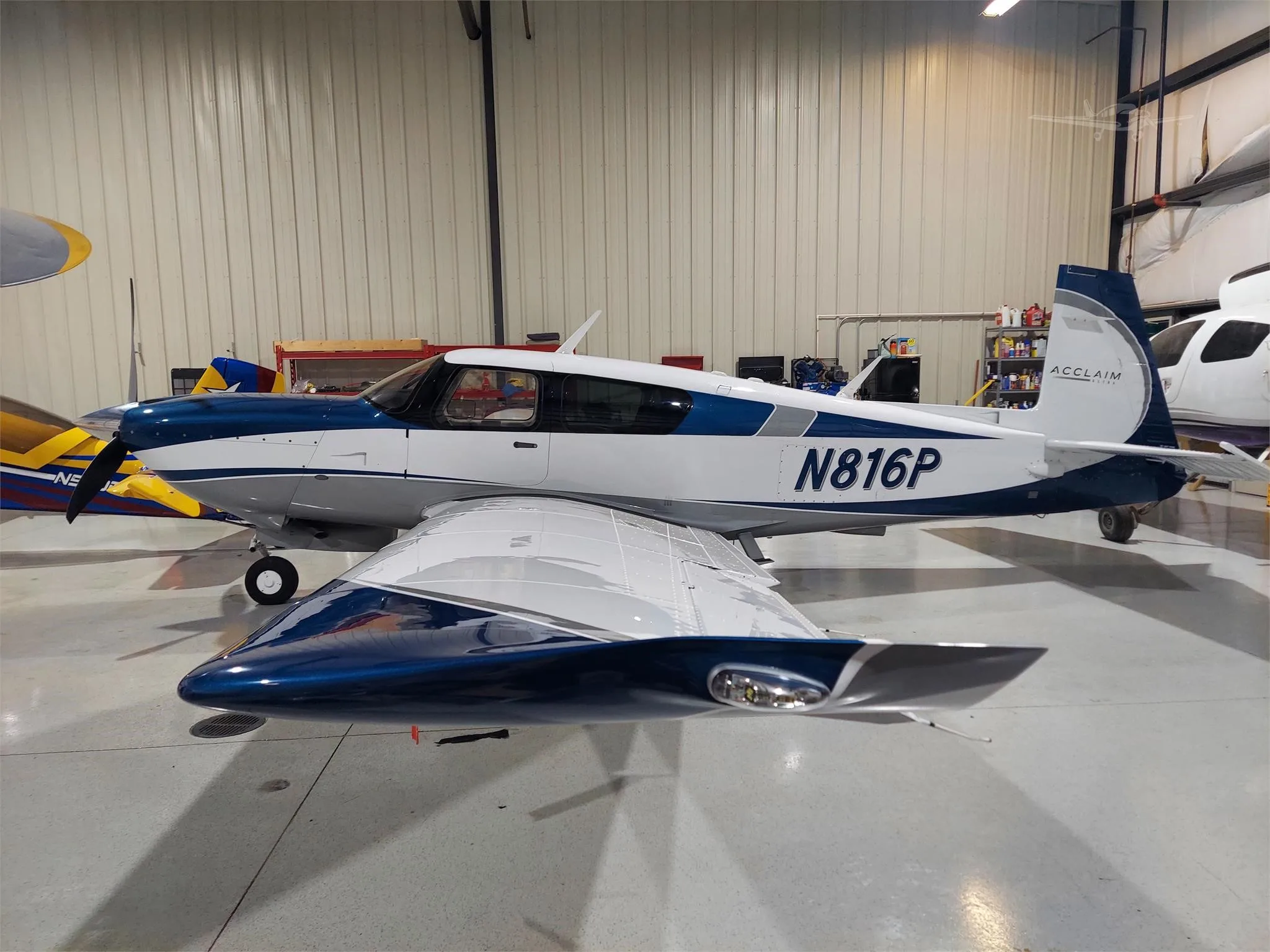 Exterior view of a 2018 MOONEY ACCLAIM ULTRA, N816P.