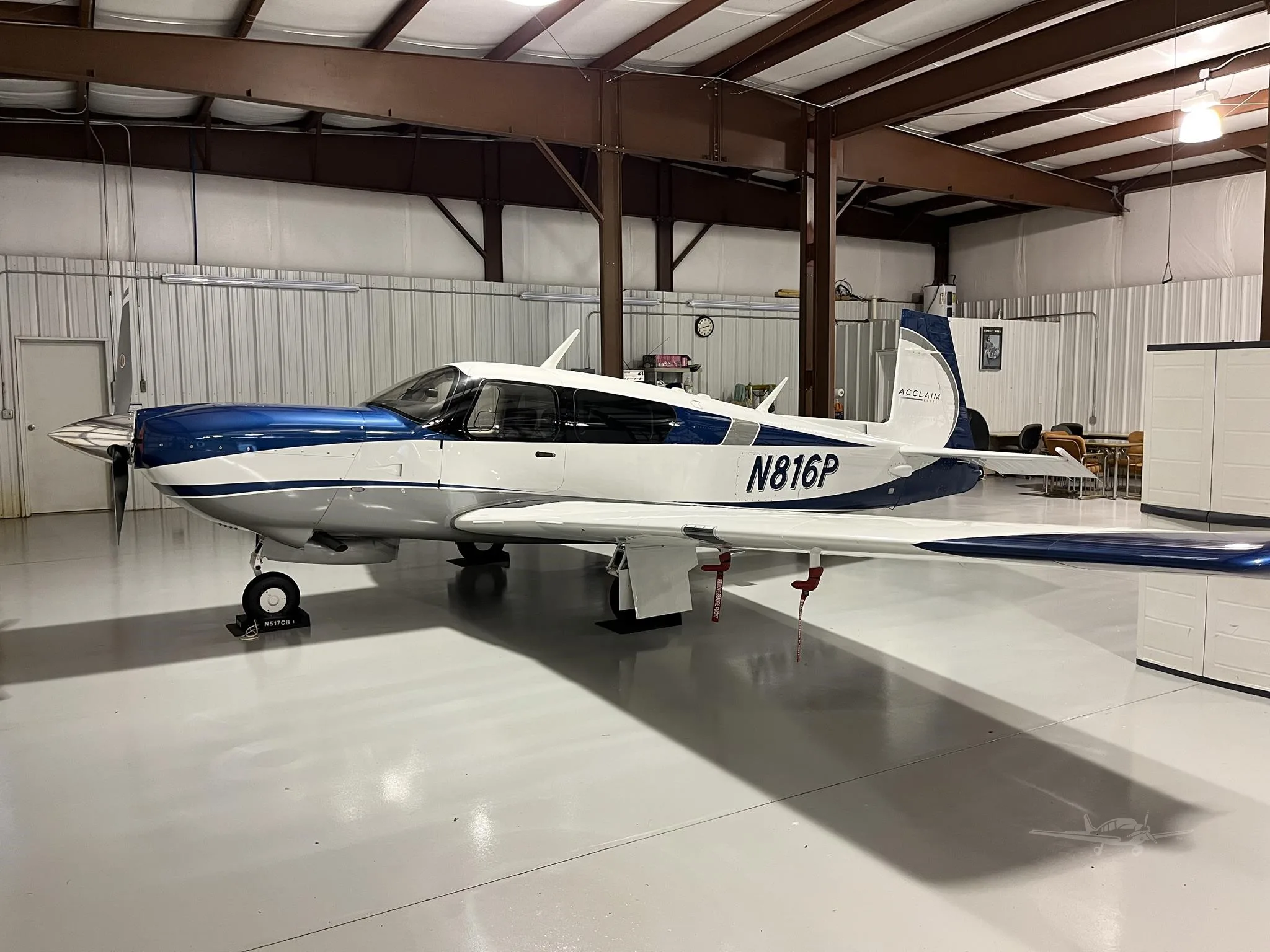 Exterior view of a 2018 MOONEY ACCLAIM ULTRA, N816P.
