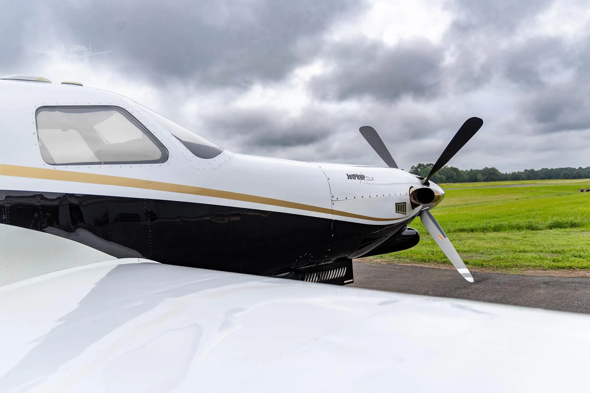 Exterior view of a 1989 PIPER JETPROP, N9174N.