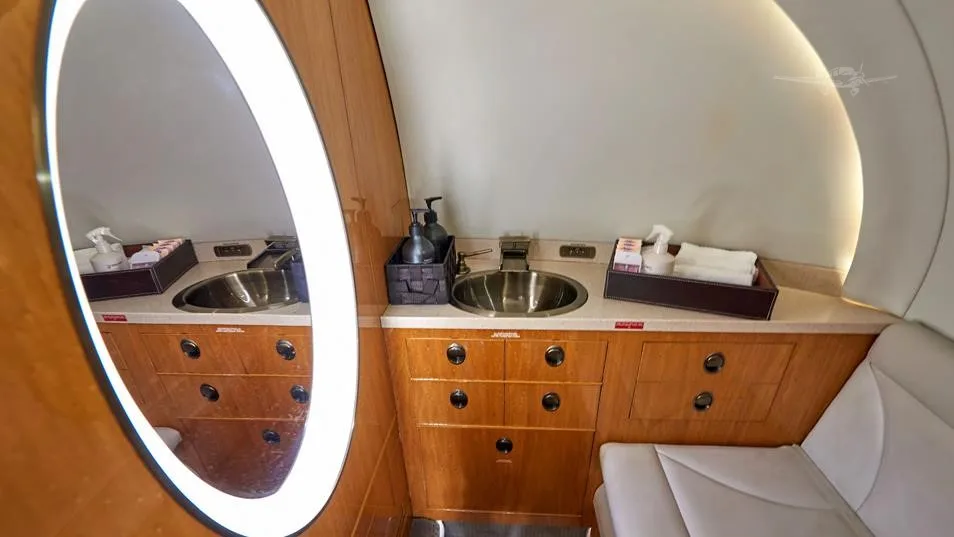2005 Hawker 800XP