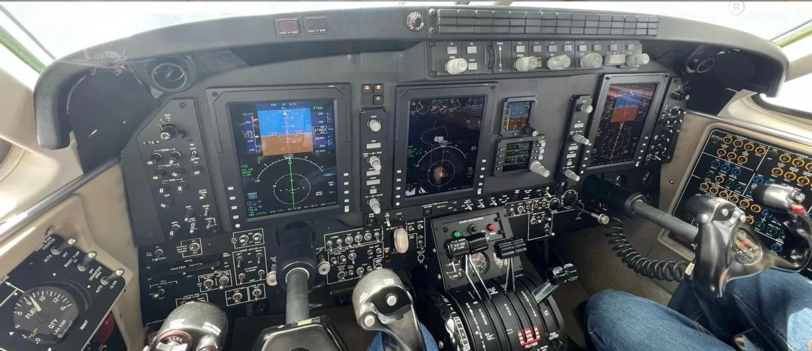Cockpit and instrument panel of a 2014 BEECHCRAFT KING AIR C90GTX.
