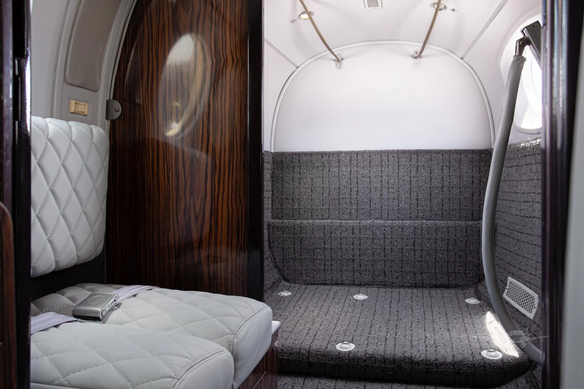 Cabin interior of a 1981 BEECHCRAFT KING AIR B200.