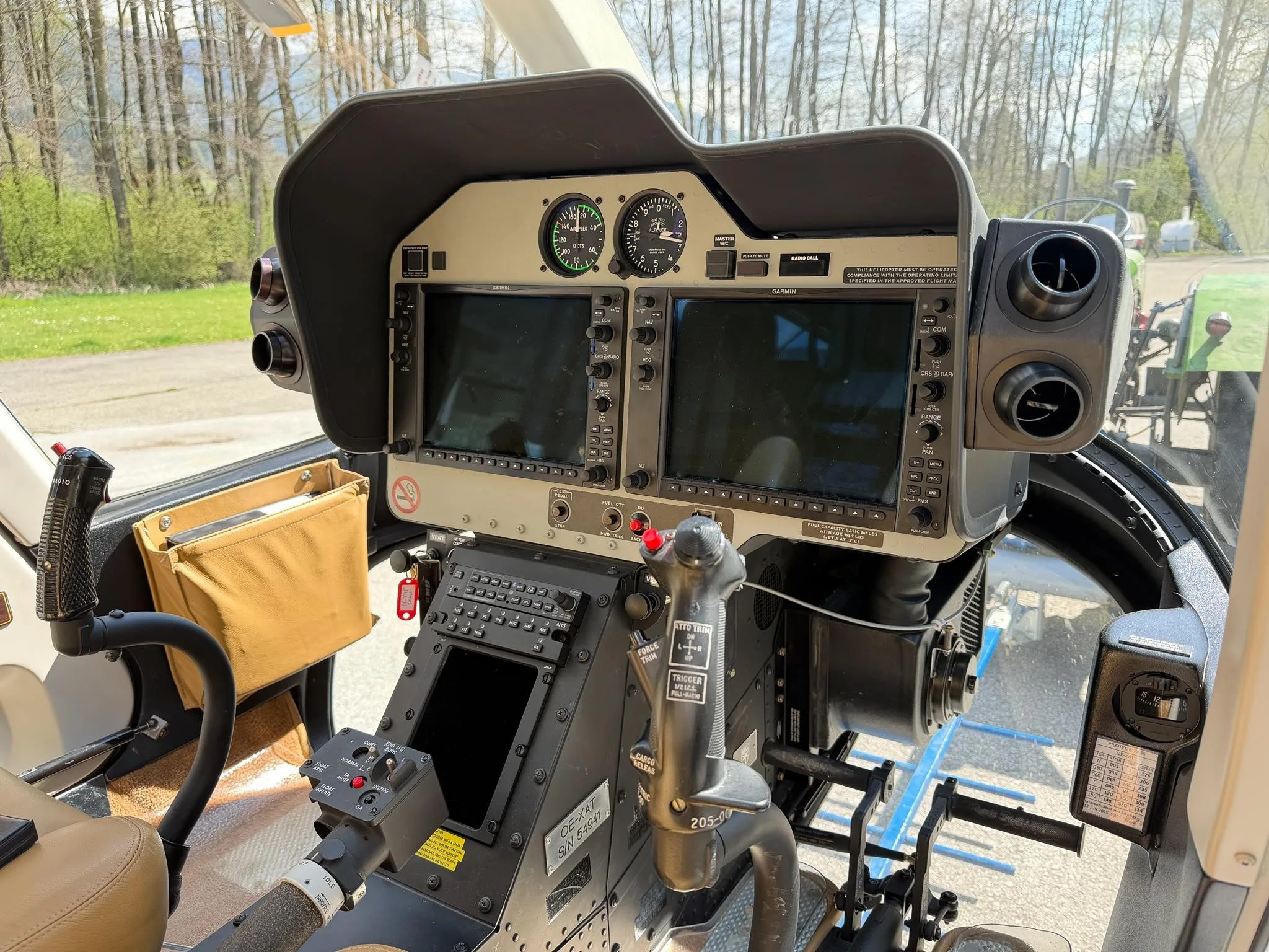 Cockpit and instrument panel of a 2021 BELL 407GXI.