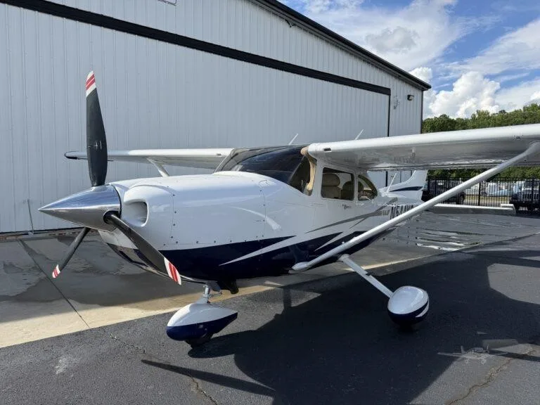 Exterior view of a 2010 CESSNA TURBO 182T SKYLANE, N544KG.