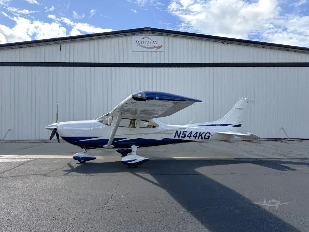 Exterior view of a 2010 CESSNA TURBO 182T SKYLANE, N544KG.