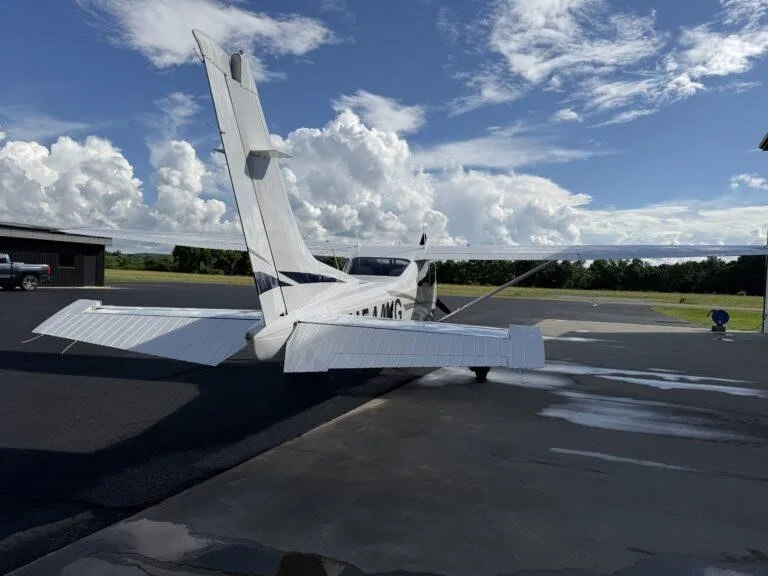 Exterior view of a 2010 CESSNA TURBO 182T SKYLANE, N544KG.