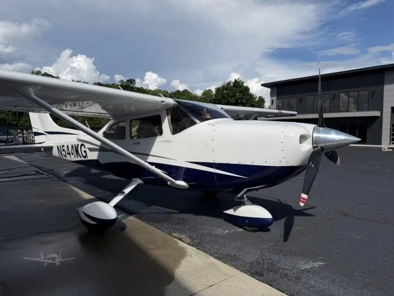 Exterior view of a 2010 CESSNA TURBO 182T SKYLANE, N544KG.