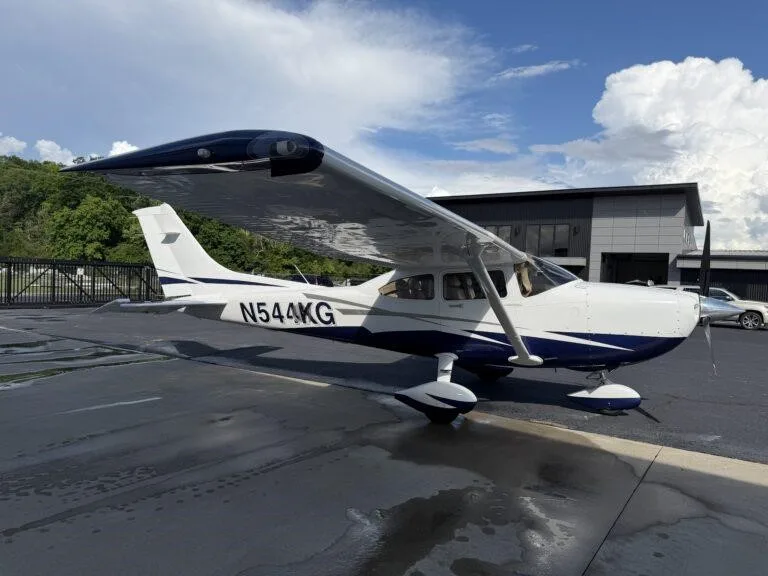Exterior view of a 2010 CESSNA TURBO 182T SKYLANE, N544KG.