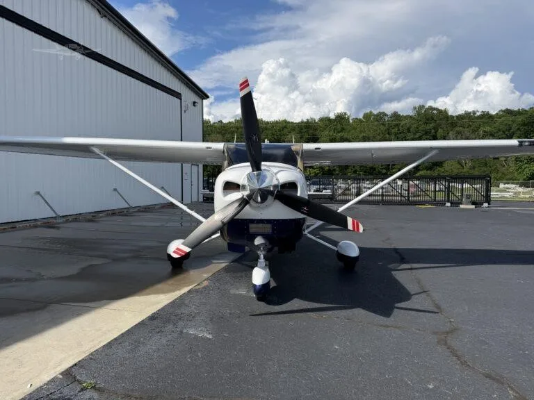 Exterior view of a 2010 CESSNA TURBO 182T SKYLANE, N544KG.