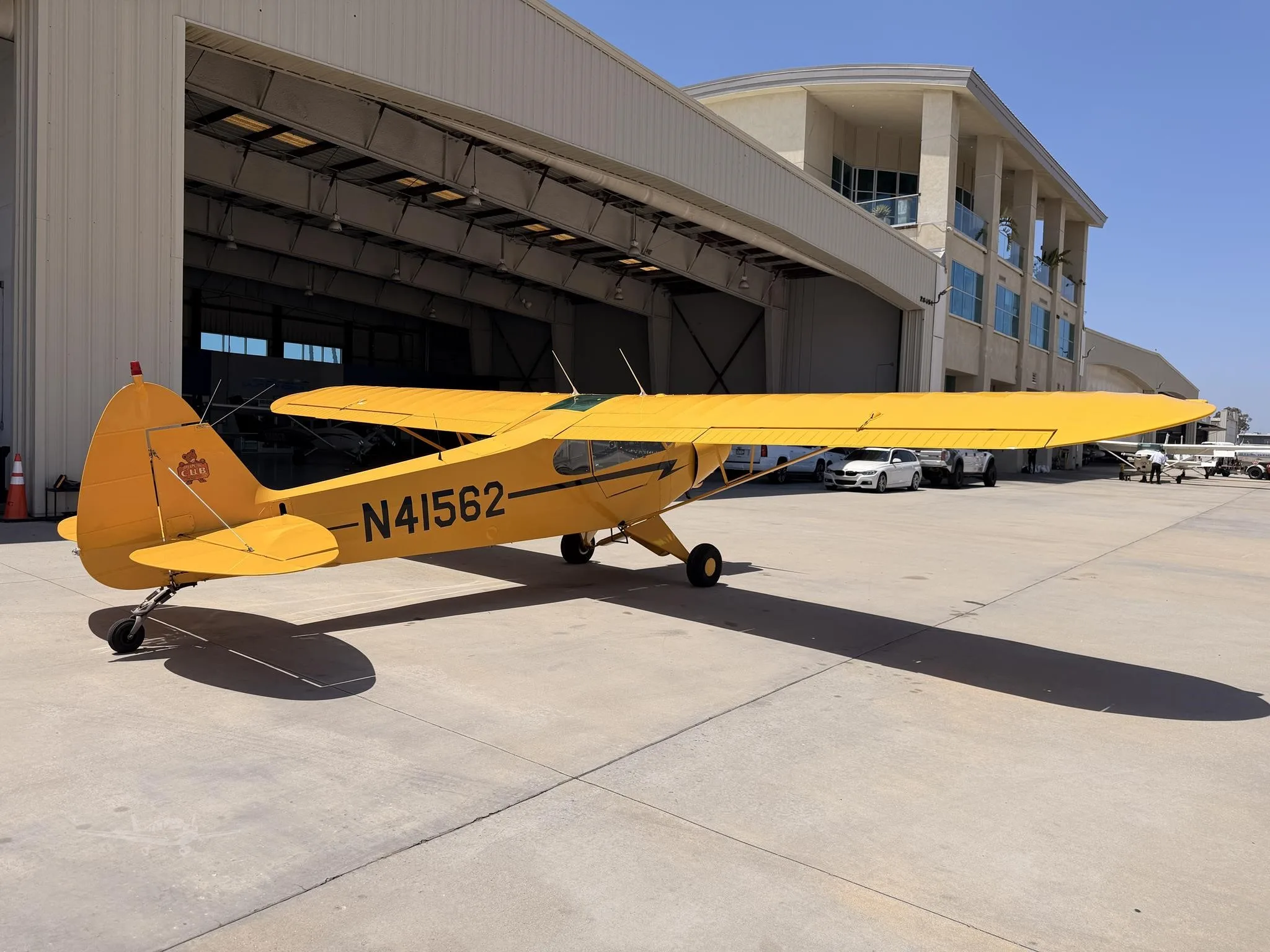 Exterior view of a 1990 PIPER SUPER CUB, N41562.