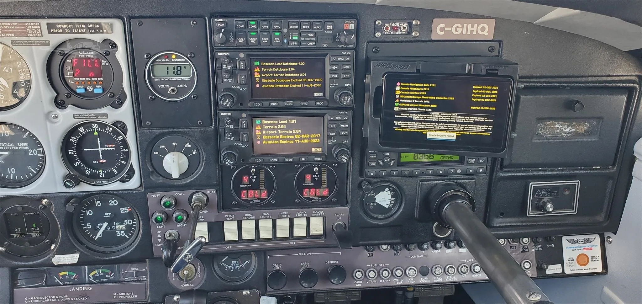 Avionics suite of a 1976 COMMANDER 112TC.