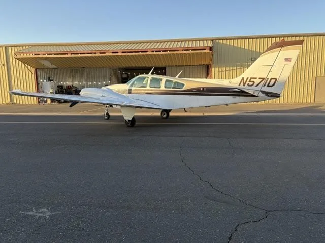 1975 BEECHCRAFT E55 BARON