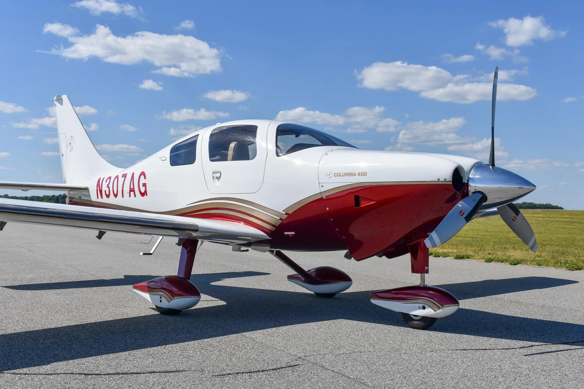 Exterior view of a 2006 COLUMBIA 400SLX, N307AG.