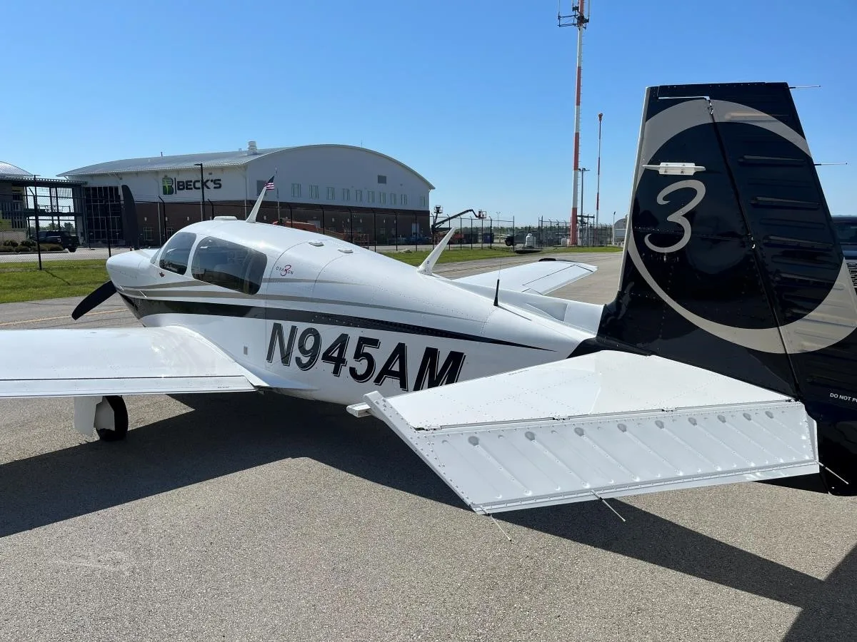 Exterior view of a 2008 MOONEY M20R OVATION 3 GX, N945AM.