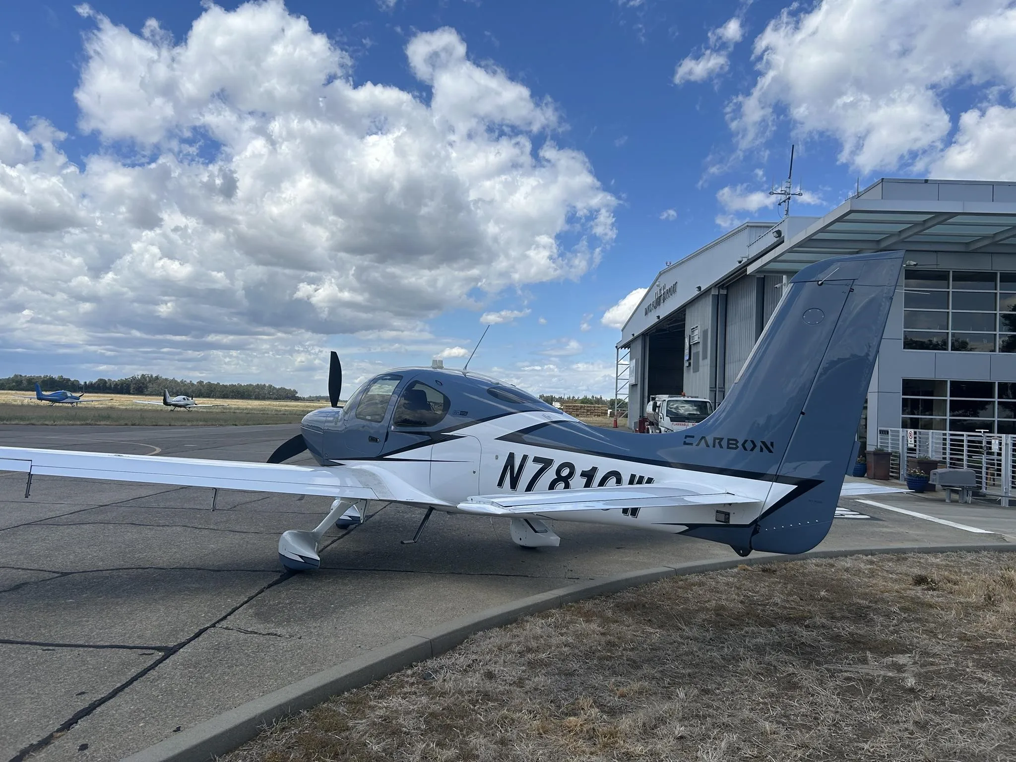 Exterior view of a 2020 CIRRUS SR22-G6 TURBO, N781CW.