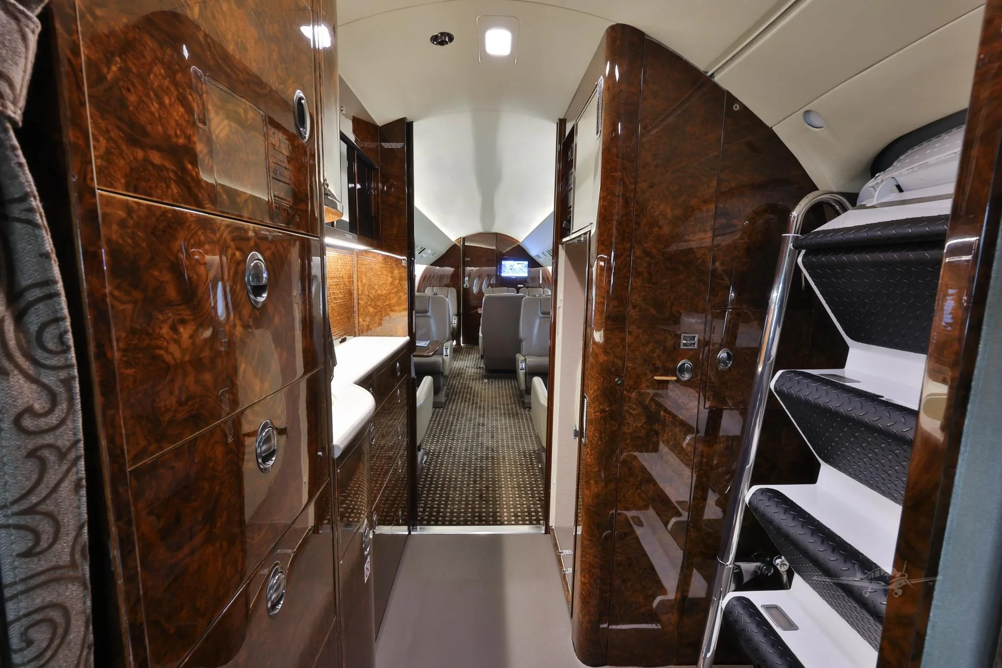 Cabin interior of a 1999 DASSAULT FALCON 2000.