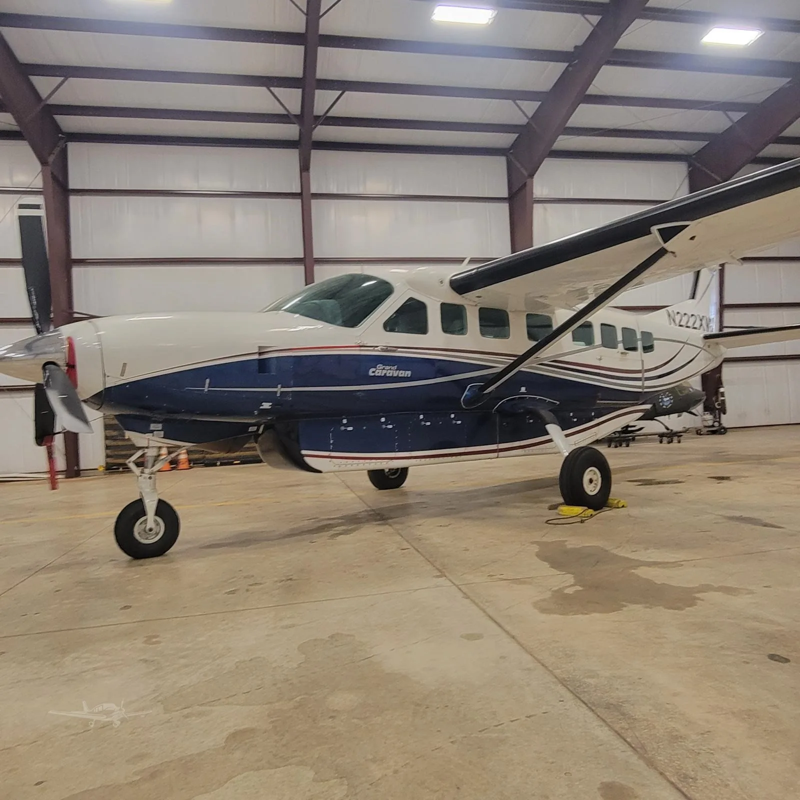 Exterior view of a 2002 CESSNA CARAVAN 208B GRAND, N222XW.