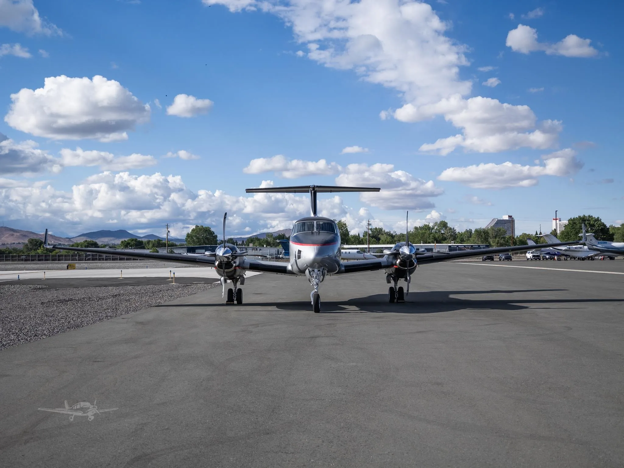Exterior view of a 1981 BEECHCRAFT KING AIR B200, N87699.