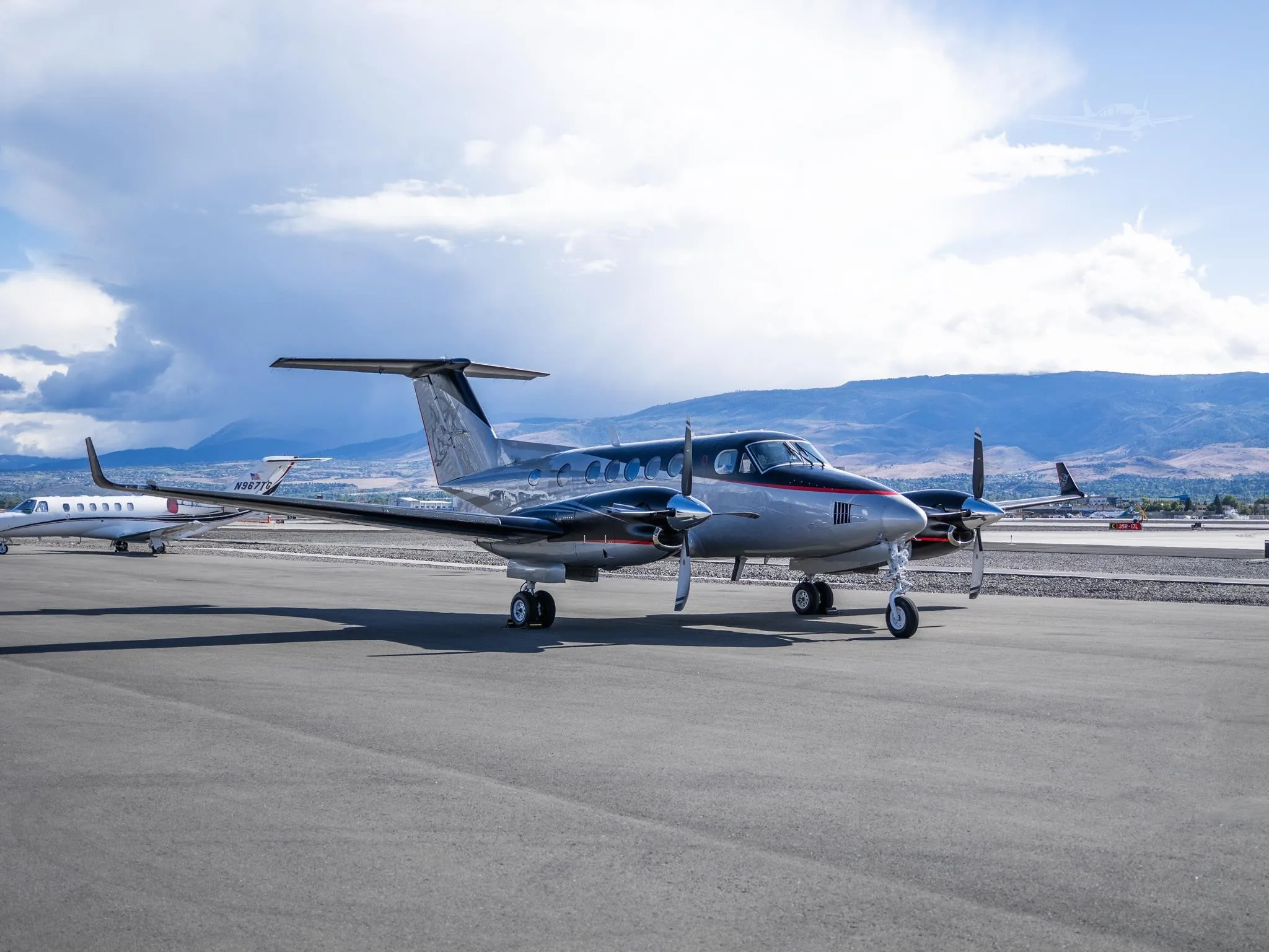 Exterior view of a 1981 BEECHCRAFT KING AIR B200, N87699.