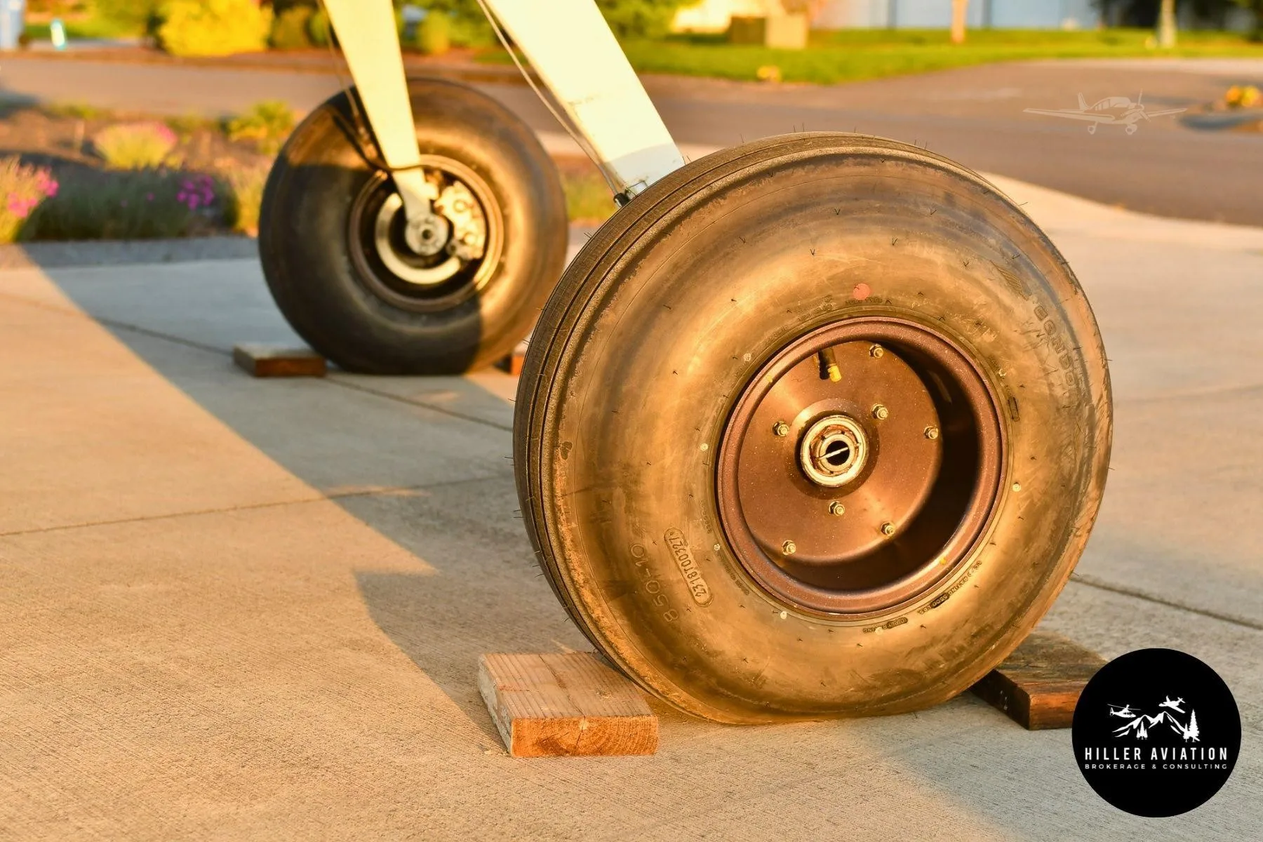 Engine detail of a 1975 CESSNA A185F.