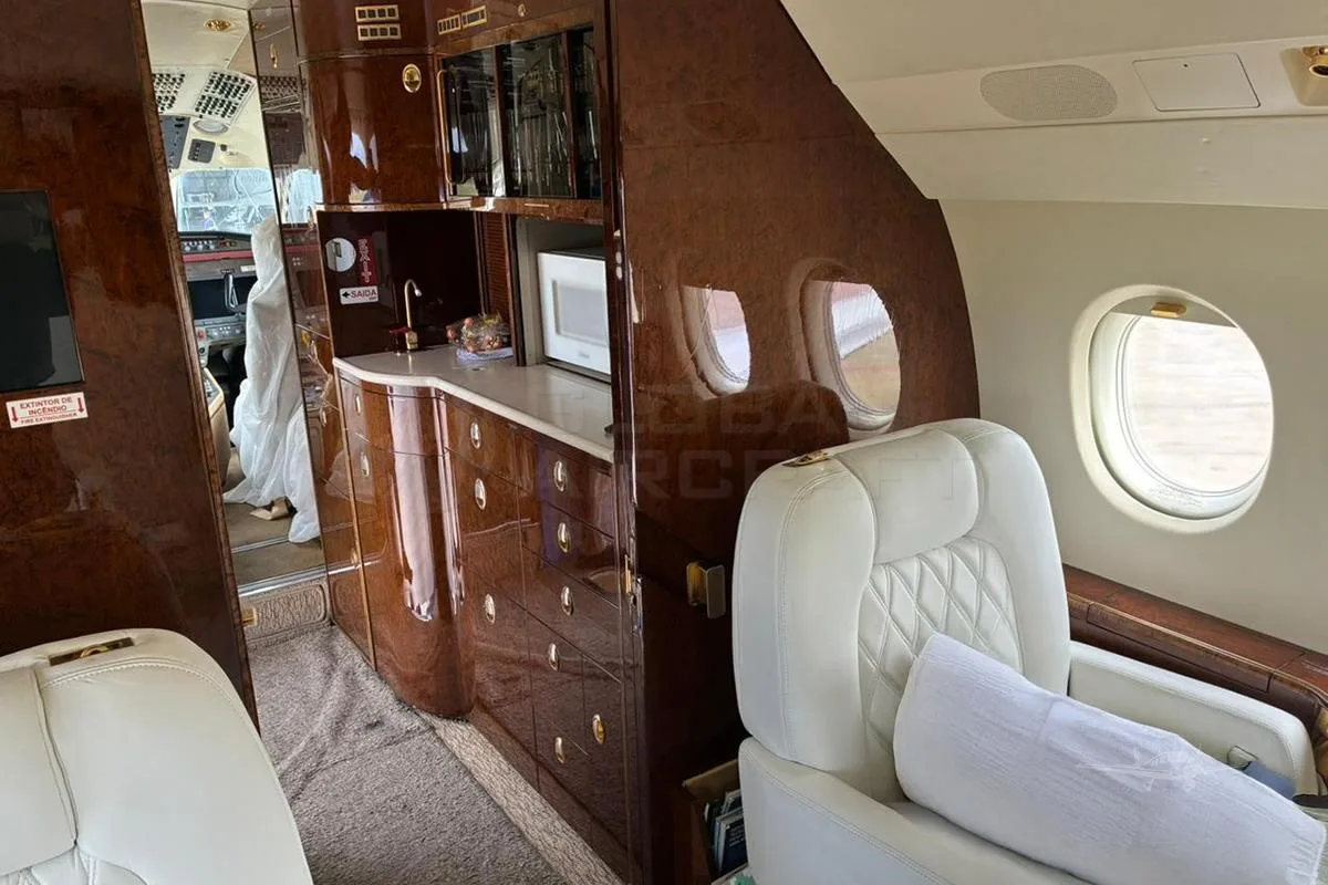 2004 Dassault Falcon 2000